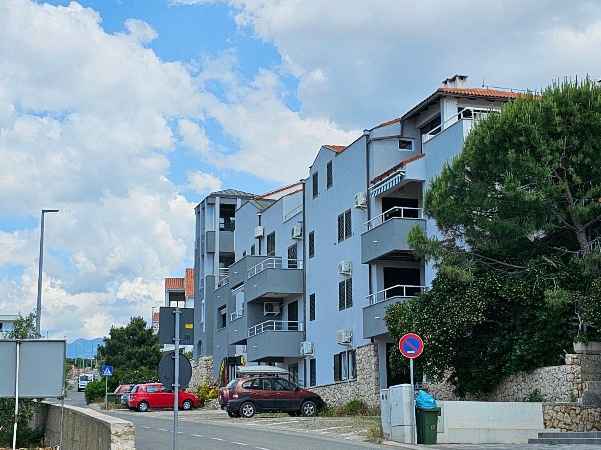 Apartments Bellevue ノヴァリャ エクステリア 写真