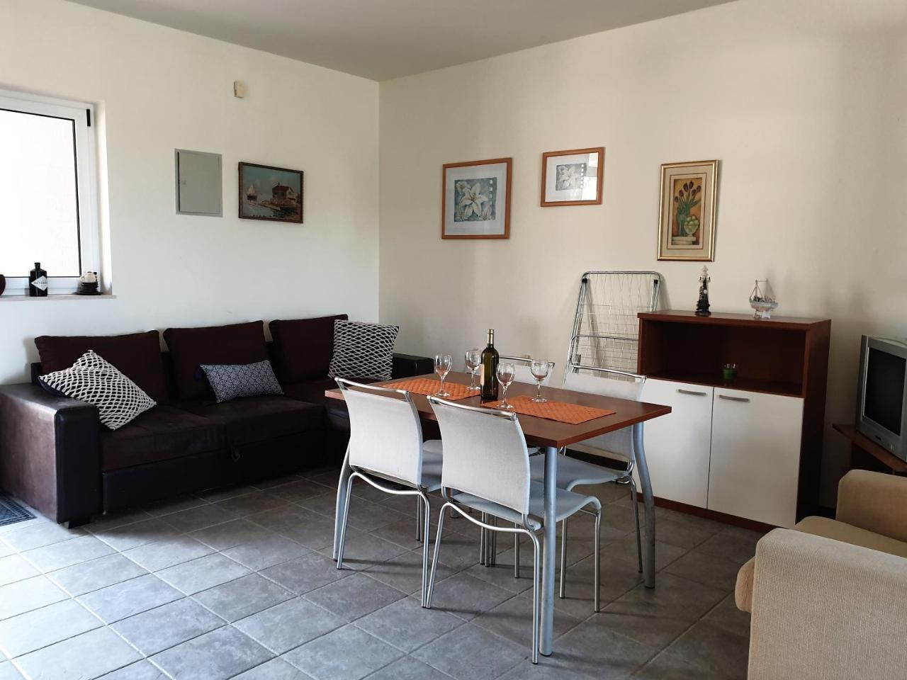 Apartments Bellevue ノヴァリャ エクステリア 写真